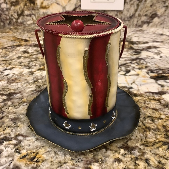 Red, white and blue metal patriotic candle holder - Picture 1 of 7